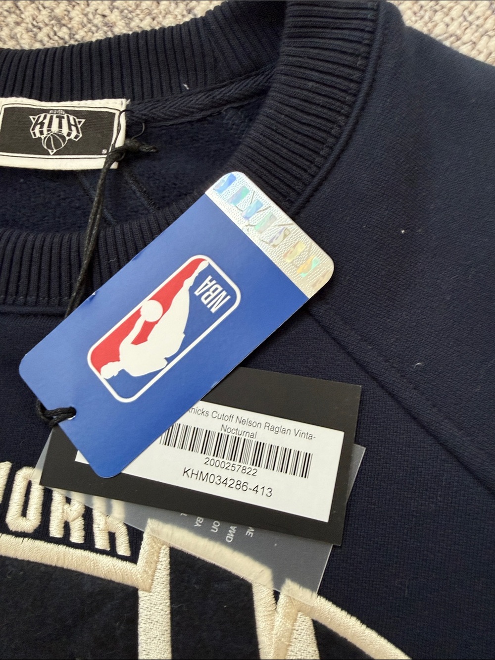 Kith Navy and Cream New York Knicks Basketball Logo Crewneck - Picture 4 of 4
